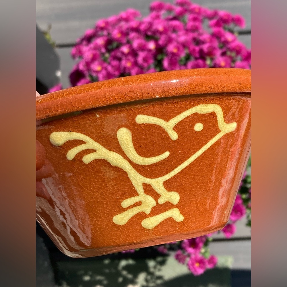 Vintage Westmoore Pottery Redware Ceramic Deep Dish Bowl with Yellow Bird Design - Picture 7 of 10